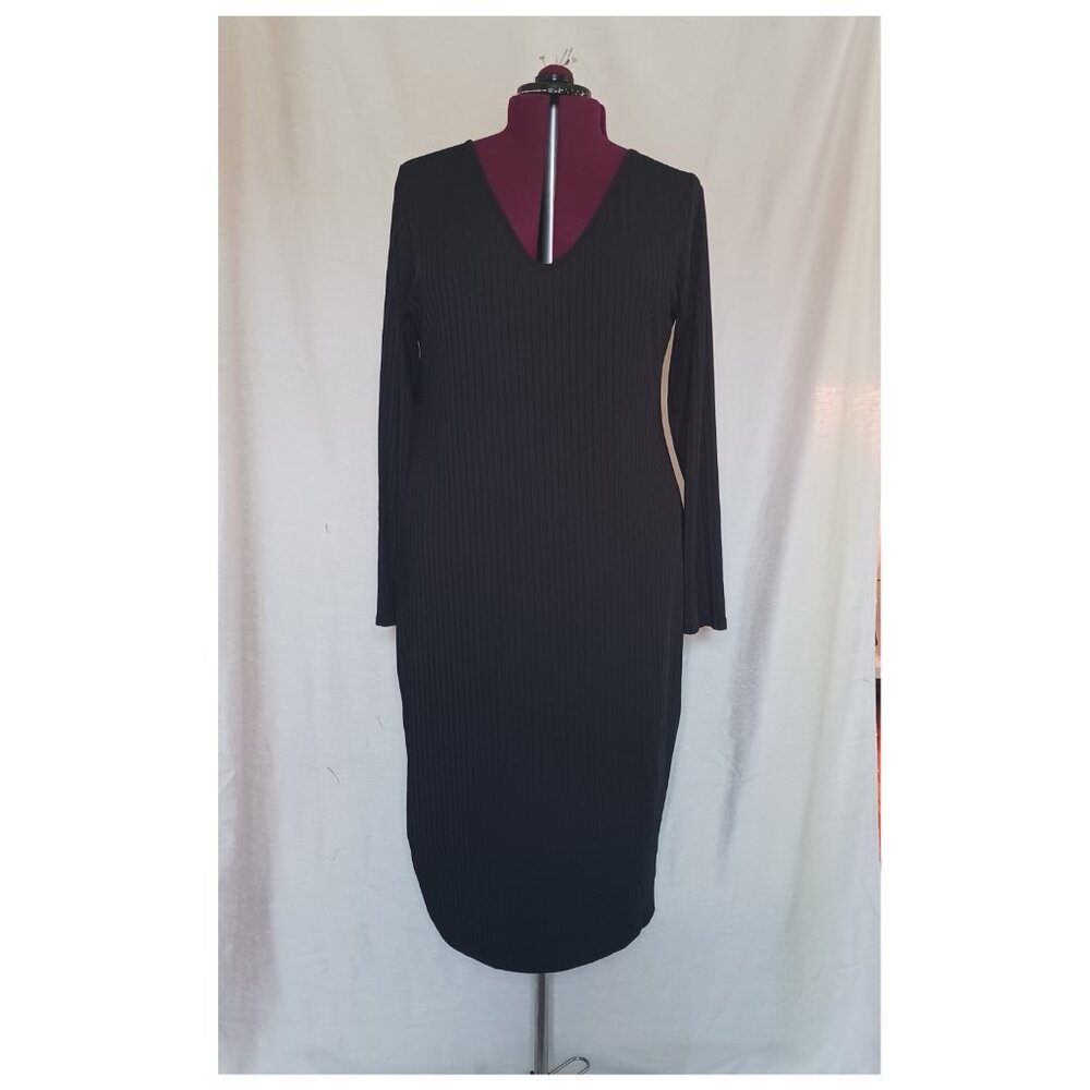 BloomChic Long SLeeve Deep V Neck Midi Dress Size 20/3X